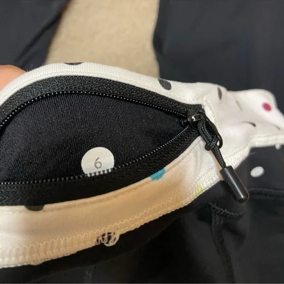 🌊RARE Lululemon Sea Wheeze Run: Inspire Crop II black/ Polka Dot Waistband - Picture 3 of 5